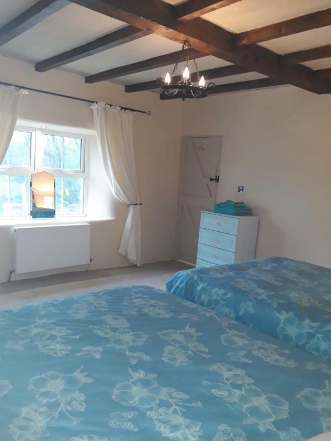 Sams Cottage Corderry Ngoại thất bức ảnh